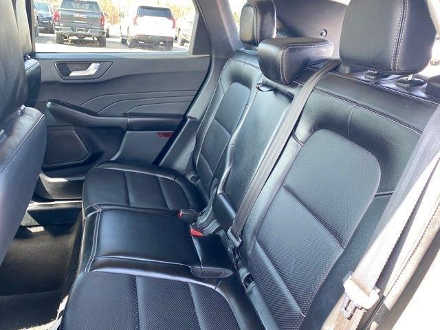 Ford Escape Titanium 4WD 2022