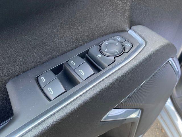 Chevrolet Silverado 1500 LT Crew Cab 4WD 2023