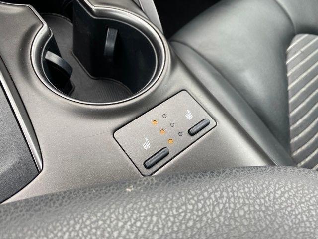 Toyota Camry SE 2023