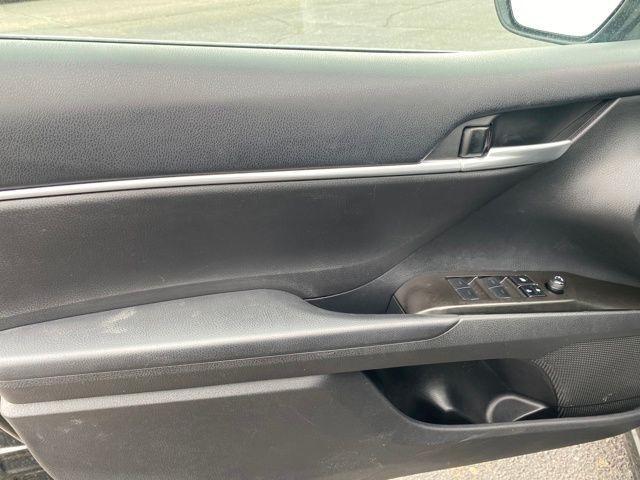 Toyota Camry SE 2023