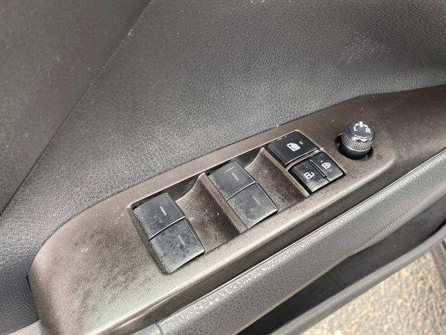 Toyota Camry SE 2023