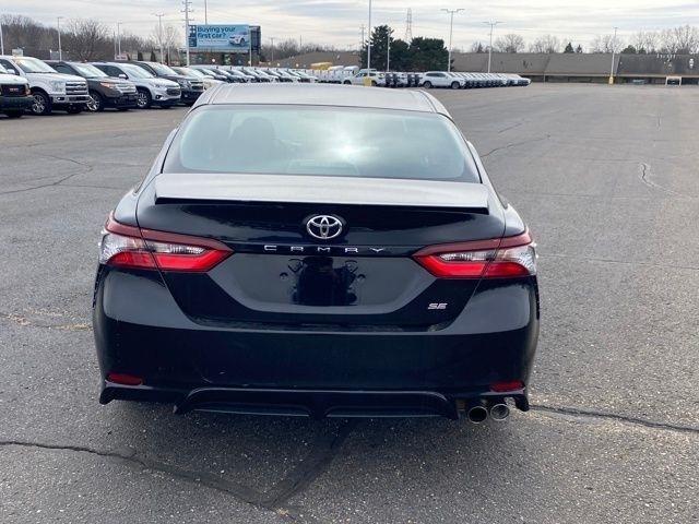 Toyota Camry SE 2023