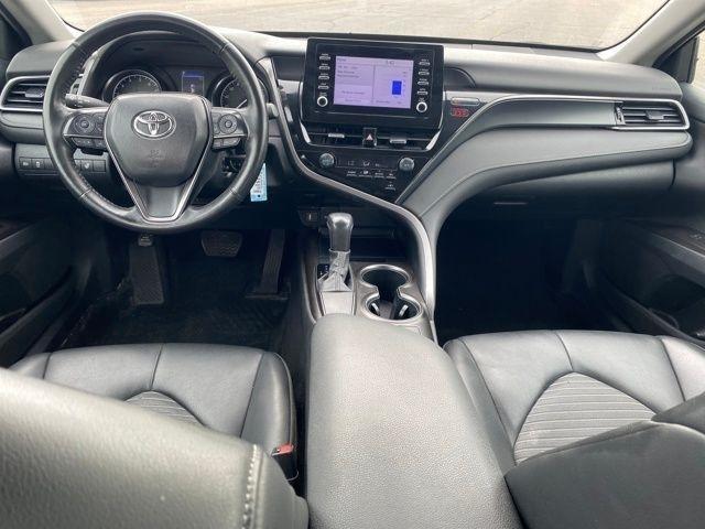 Toyota Camry SE 2023