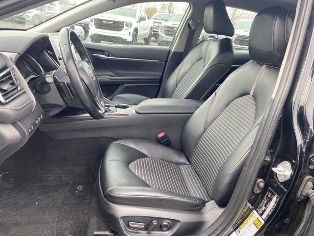 Toyota Camry SE 2023