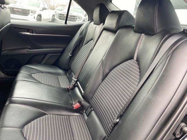 Toyota Camry SE 2023