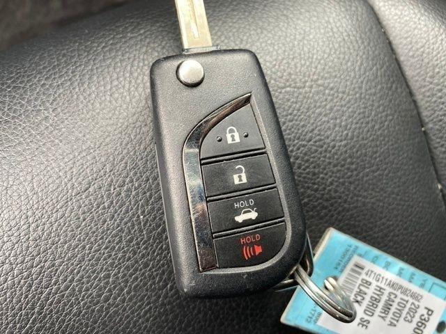 Toyota Camry SE 2023