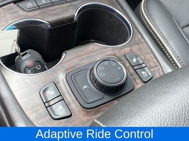 GMC Acadia Denali AWD 2022