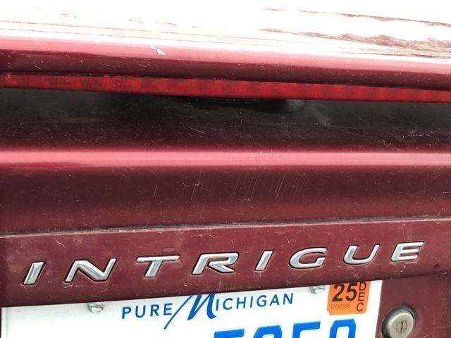 Oldsmobile Intrigue GX Sedan 2002