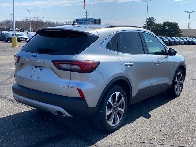 Ford Escape Platinum AWD 2024