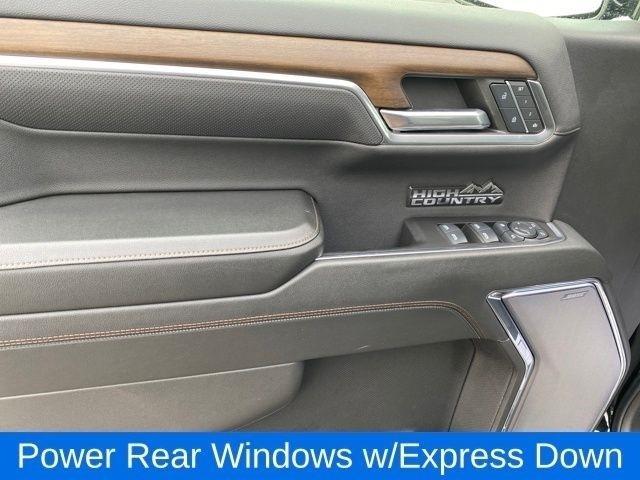 Chevrolet Silverado 1500 High Country Crew Cab 4WD 2024