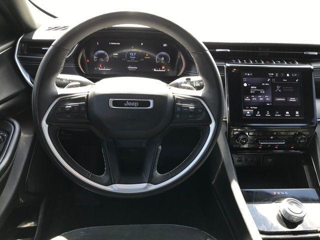 Jeep Grand Cherokee Laredo 4WD 2023