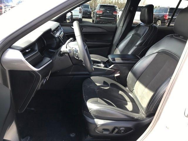 Jeep Grand Cherokee Laredo 4WD 2023