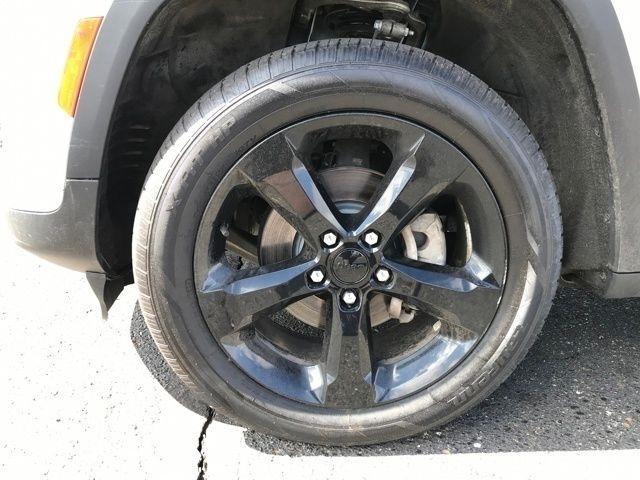 Jeep Grand Cherokee Laredo 4WD 2023