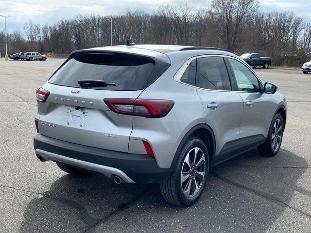 Ford Escape Platinum AWD 2023