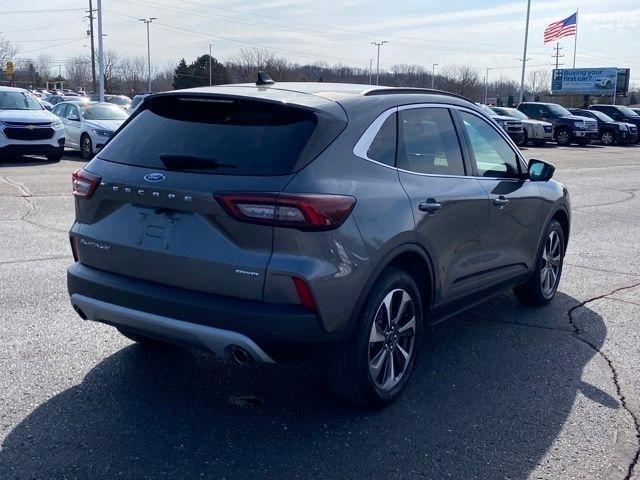 Ford Escape Platinum AWD 2023