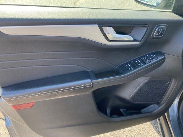 Ford Escape Platinum AWD 2023