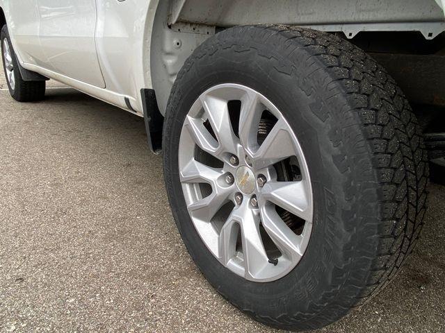 Chevrolet Silverado 1500 Custom Crew Cab Long Box 4WD 2020