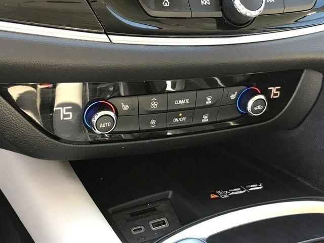 Buick Enclave Essence FWD 2023