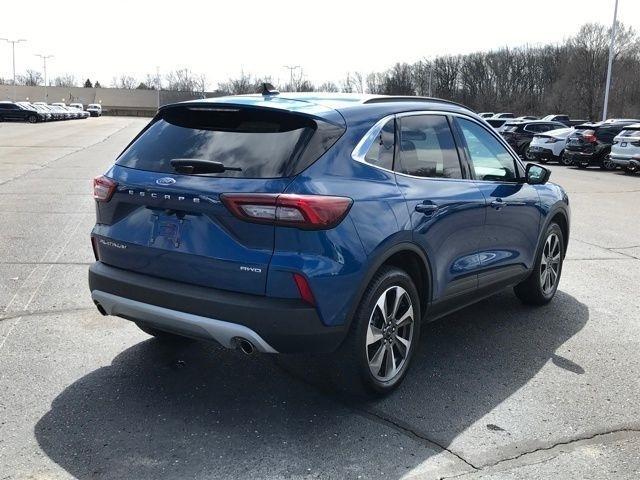 Ford Escape Platinum AWD 2023