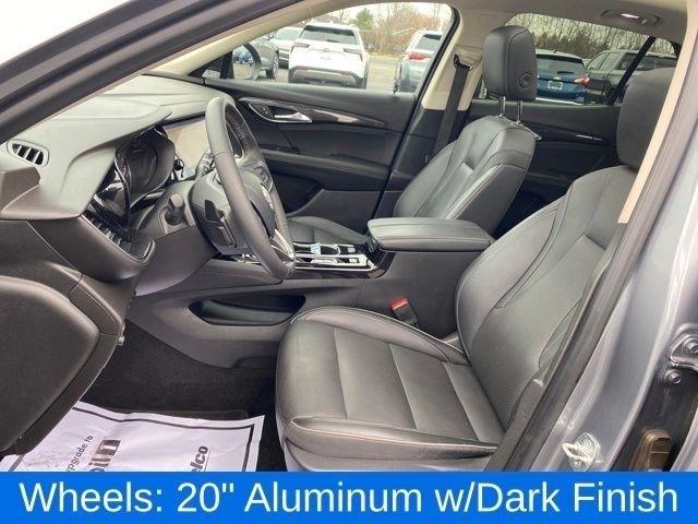 Buick Envision Essense 2021