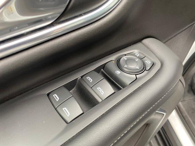 Chevrolet Suburban LS 4WD 2021