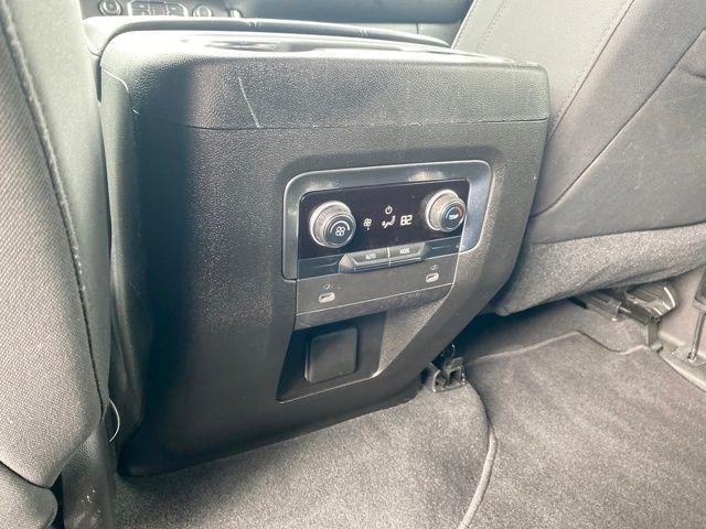 Chevrolet Suburban LS 4WD 2021