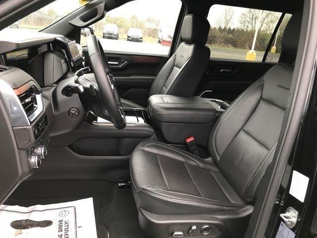 GMC Yukon XL Denali 4WD 2025