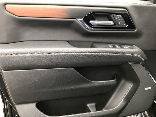 GMC Yukon XL Denali 4WD 2025