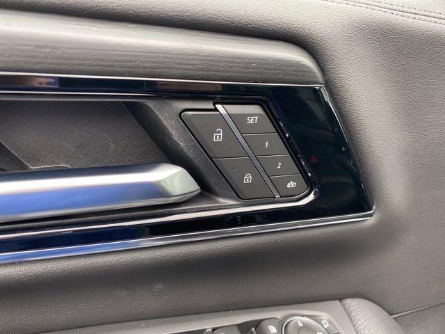 GMC Yukon XL Denali 4WD 2025