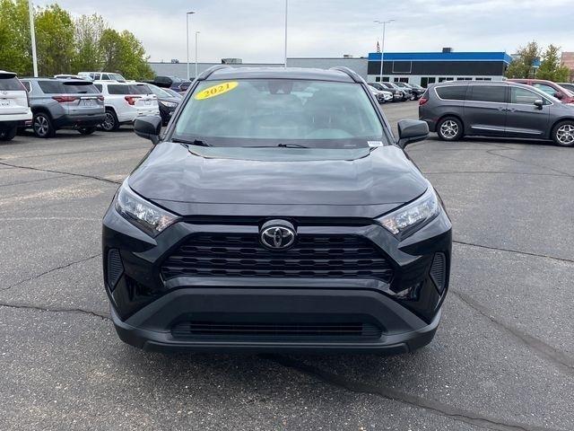 Toyota RAV4 LE 2021