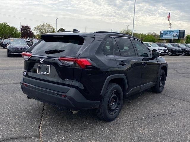Toyota RAV4 LE 2021
