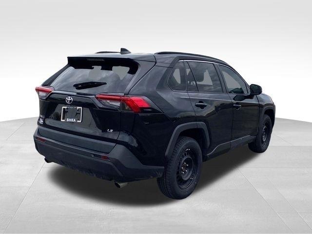 Toyota RAV4 LE 2021