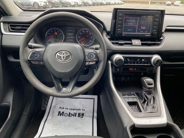 Toyota RAV4 LE 2021