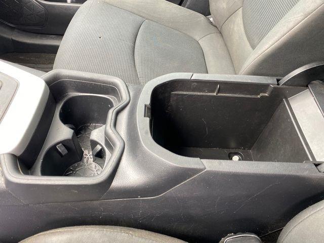 Toyota RAV4 LE 2021