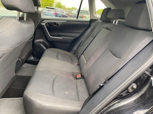 Toyota RAV4 LE 2021