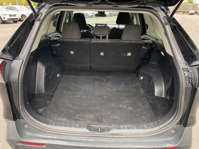 Toyota RAV4 LE 2021