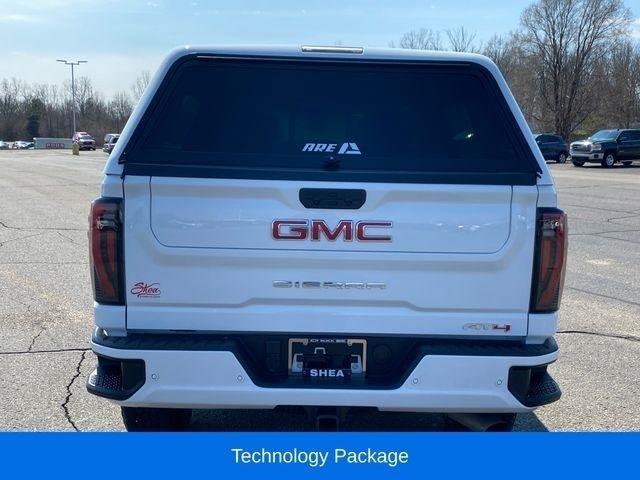 GMC Sierra 2500HD AT4 Crew Cab 4WD 2025
