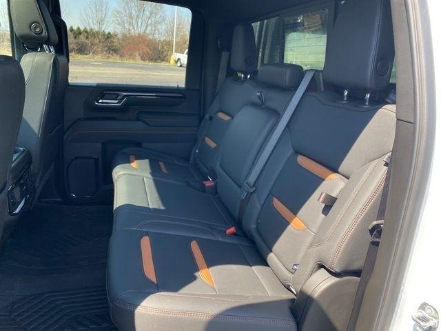 GMC Sierra 2500HD AT4 Crew Cab 4WD 2025