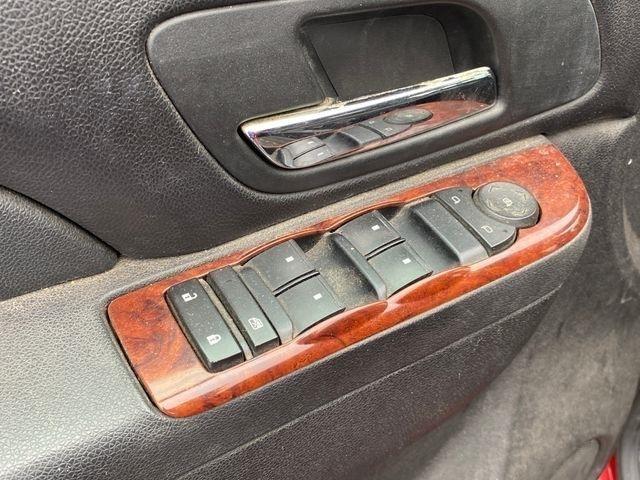 Chevrolet Avalanche LS 4WD 2010