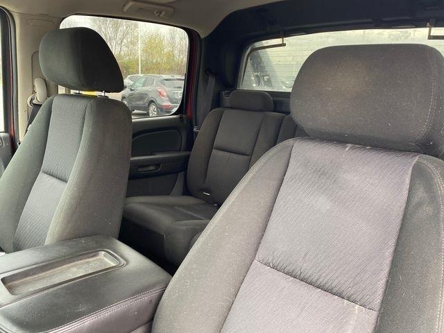 Chevrolet Avalanche LS 4WD 2010