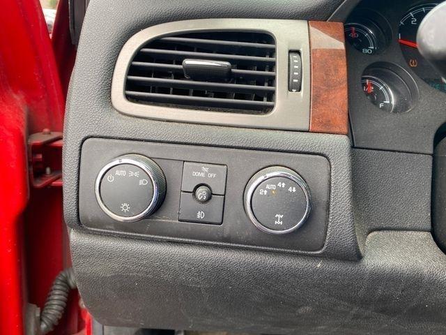 Chevrolet Avalanche LS 4WD 2010