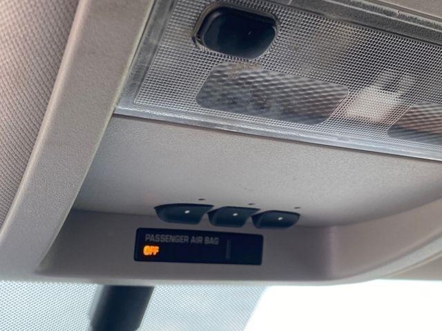 Chevrolet Avalanche LS 4WD 2010