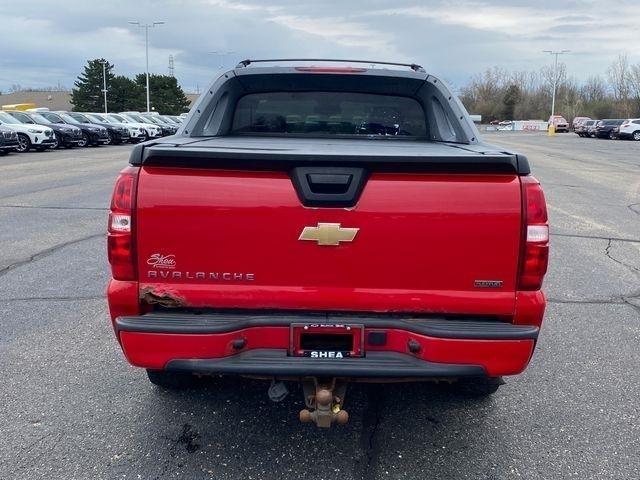 Chevrolet Avalanche LS 4WD 2010