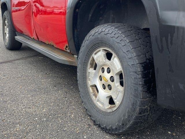 Chevrolet Avalanche LS 4WD 2010