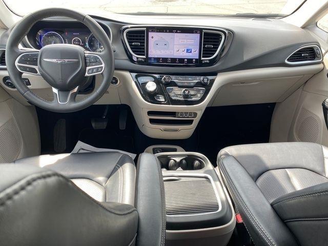 Chrysler Pacifica Touring L 2024