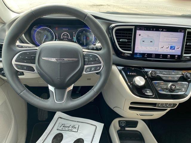 Chrysler Pacifica Touring L 2024