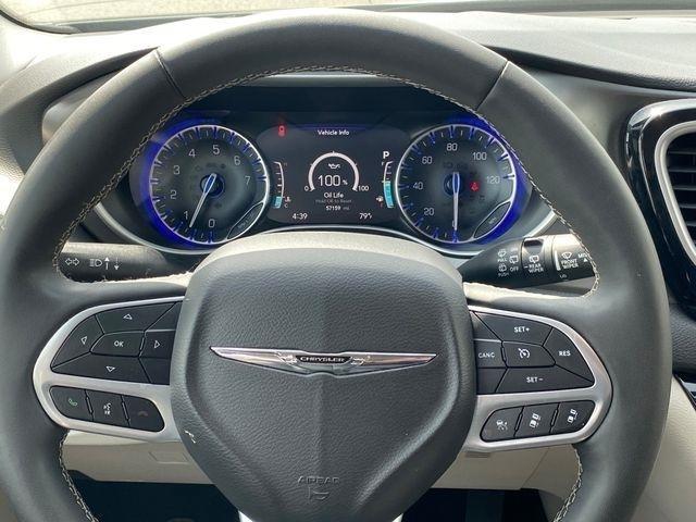 Chrysler Pacifica Touring L 2024