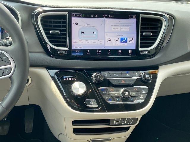 Chrysler Pacifica Touring L 2024