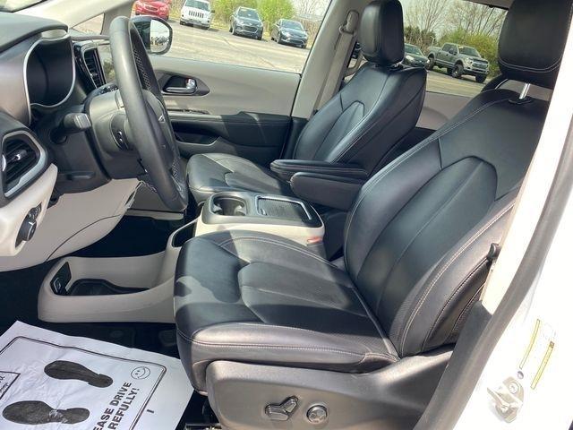 Chrysler Pacifica Touring L 2024
