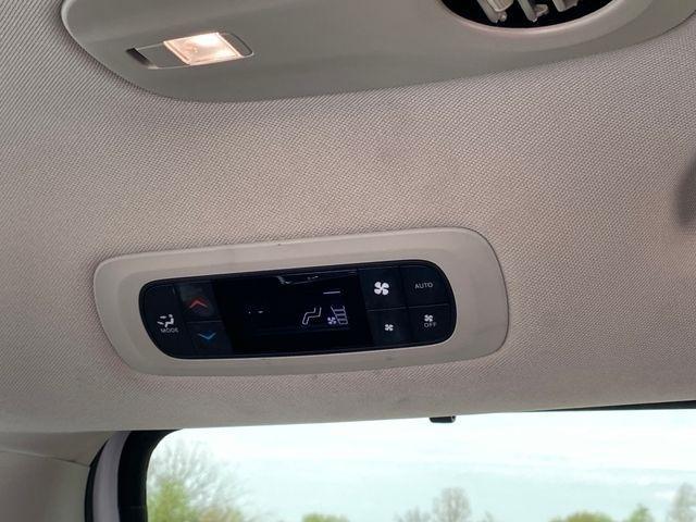 Chrysler Pacifica Touring L 2024